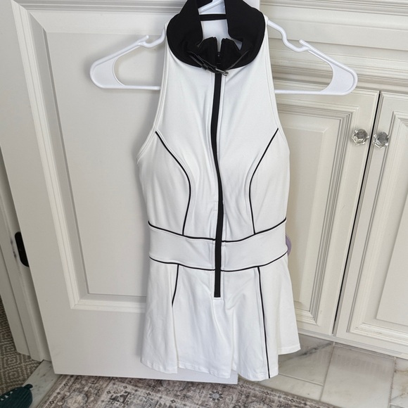 Chic Wiskii cream and Black Women's tennis Dress - Picture 1 of 9